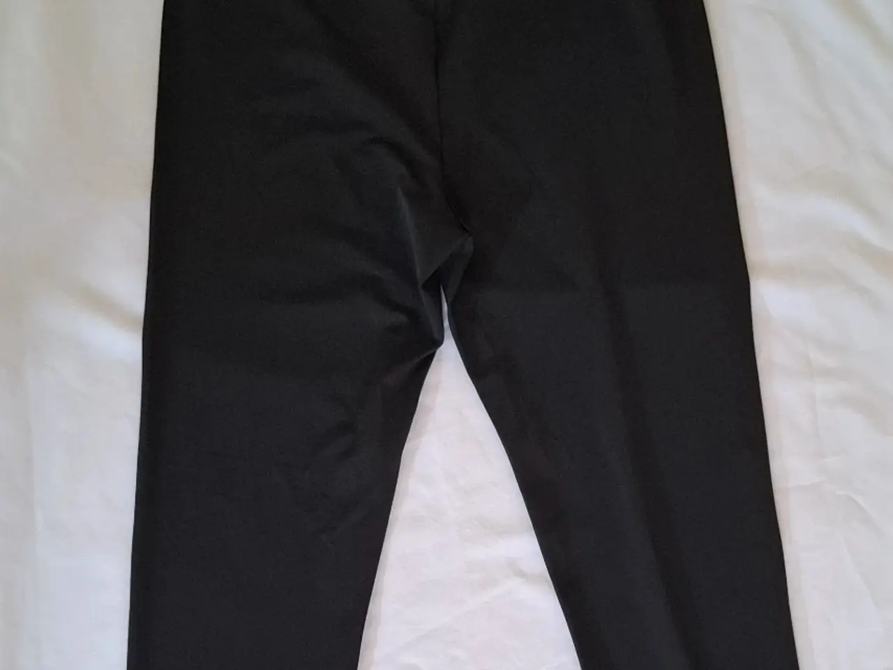 Billede 3 - Fejlkøb af Calvin Klein leggins/top sæt, sælges