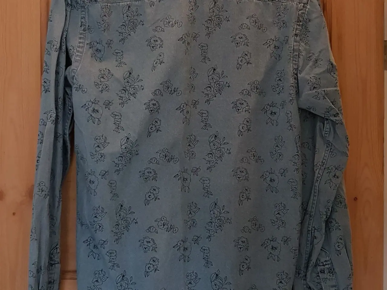 Billede 4 - Herreskjorter str Large, Jack and Jones og H&M