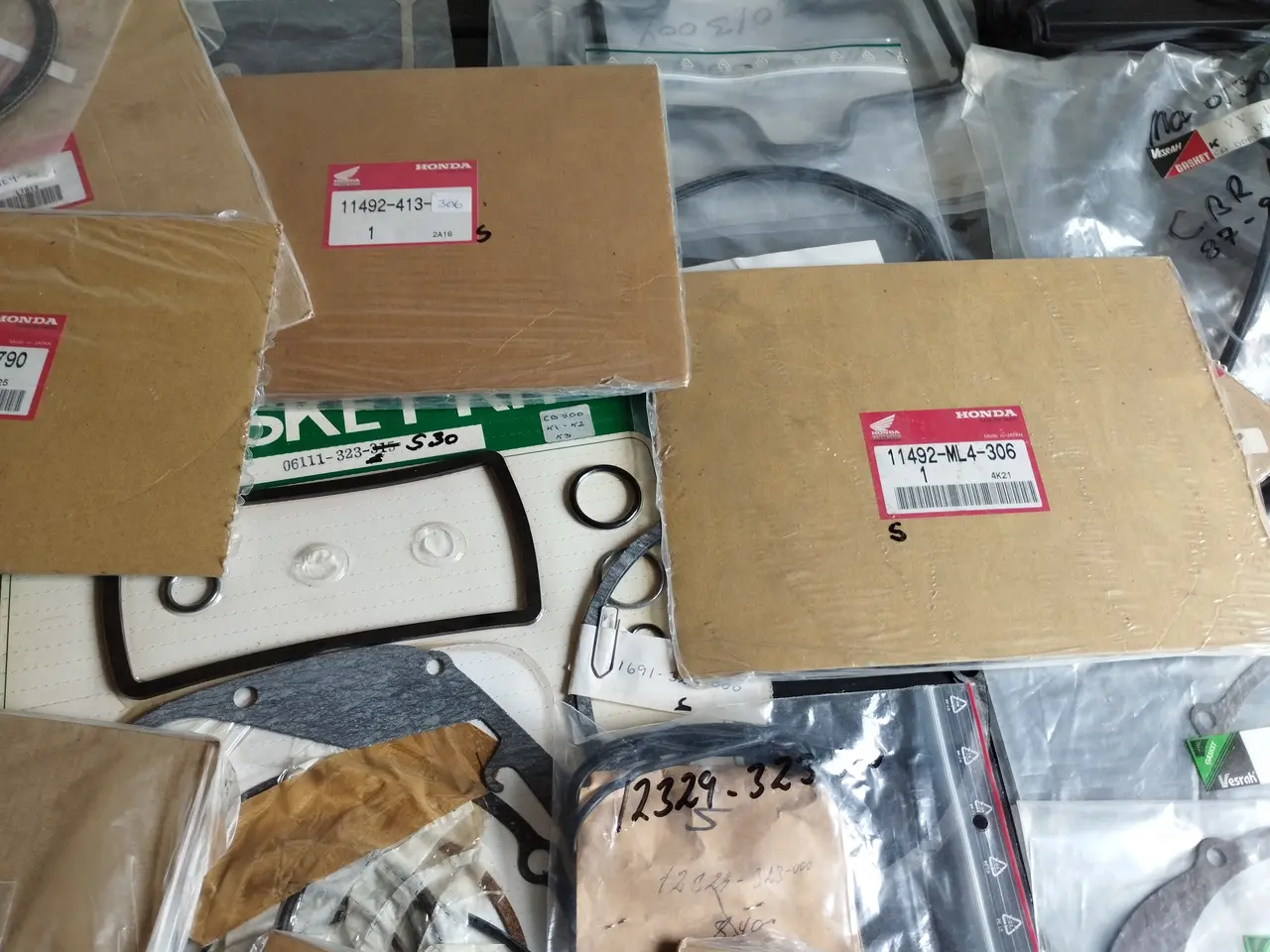 Billede 5 - Nye reservedele m.v. Honda M.C kasse (7) ( Se %) 2