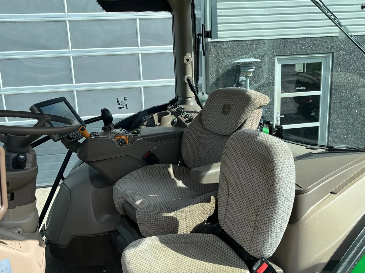 Billede 7 - John Deere 6215R Med frontlift og frontPTO