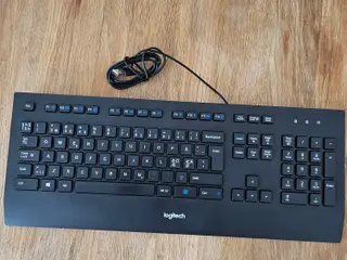 Logitech tastatur