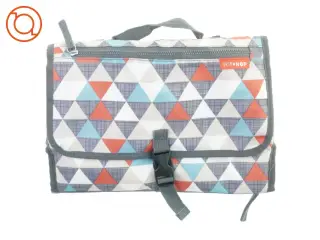 Pusletaske med Puslemåtte fra Skip Hop (str. 90 x 29 cm)