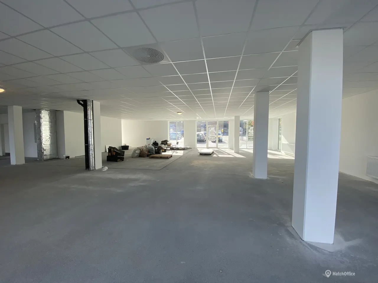 Billede 16 - Butiks- og kontorlokaler med stor facade i Viborg