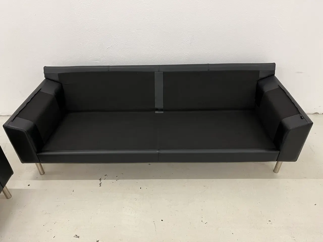 Billede 9 - Skalma Palermo 2,5+2,5 Sofagruppe i sort læder.