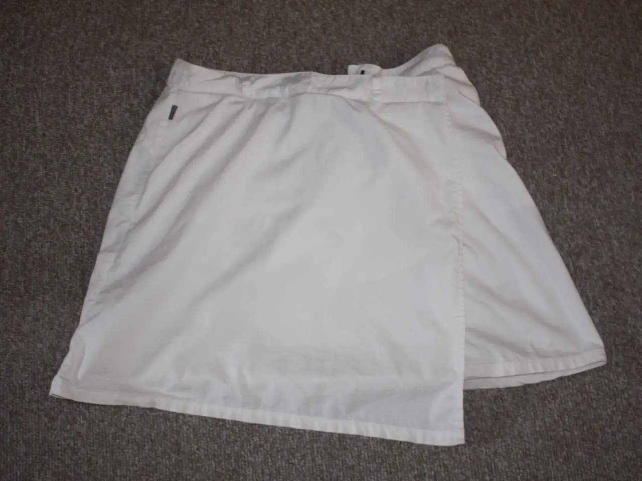 Billede 1 - Five Seasons slå-om shorts/nederdel str. 36