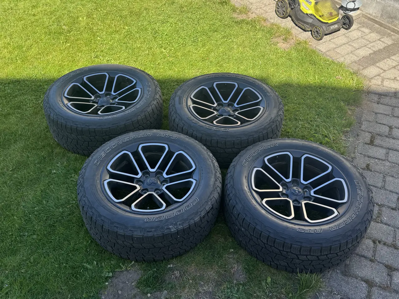 Billede 2 - Mopar fælge med dæk 