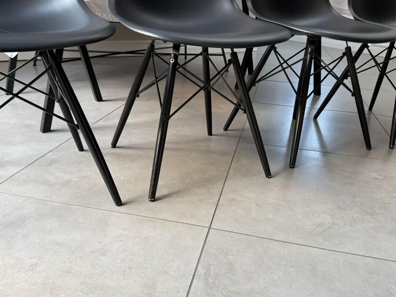 Billede 6 - Eames originale Plastic Chair spisebordsstol sort