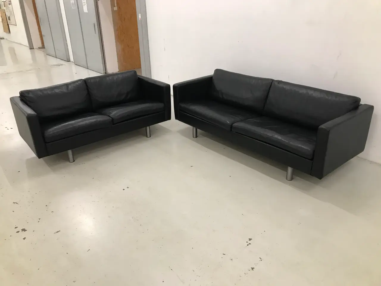 Billede 2 - 3+2 1/2 Pers.Sofagruppe i sort semianilin læder.