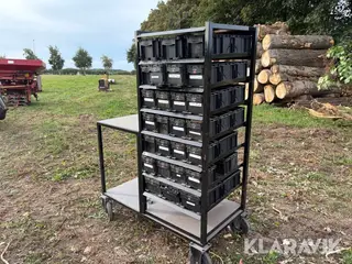 Mobil reolvogn skruer, bolte, møtrikker