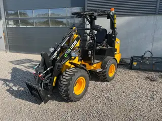 JCB 403 Plus Agri