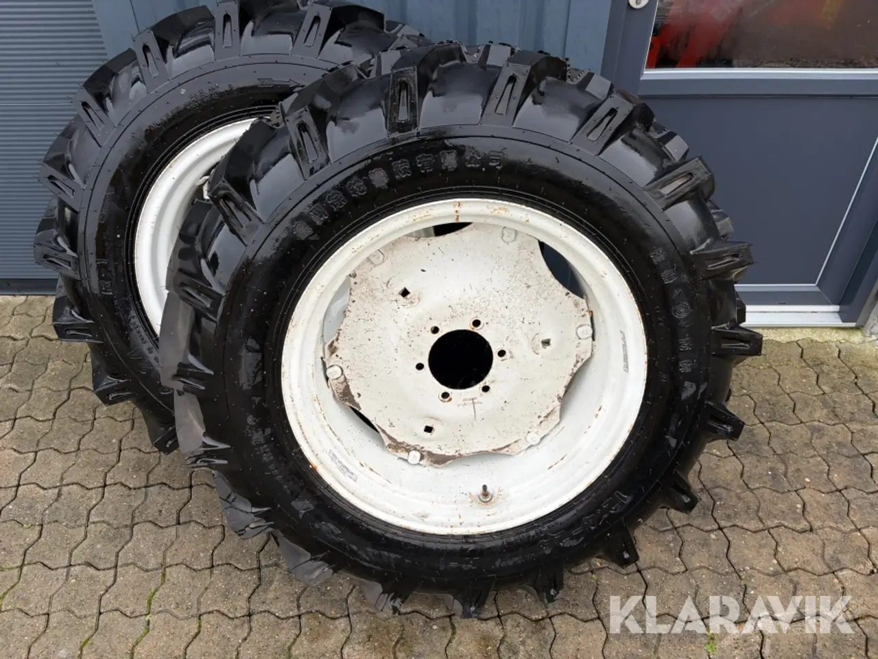 Billede 4 - Kompakttraktor dæk 2 styk 12.4-24