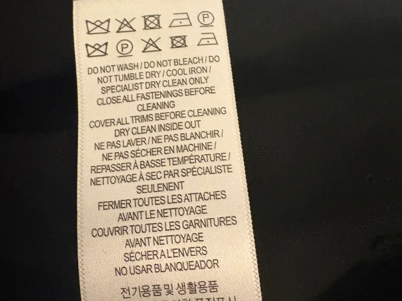 Billede 6 - Burberry t shirt i sort 