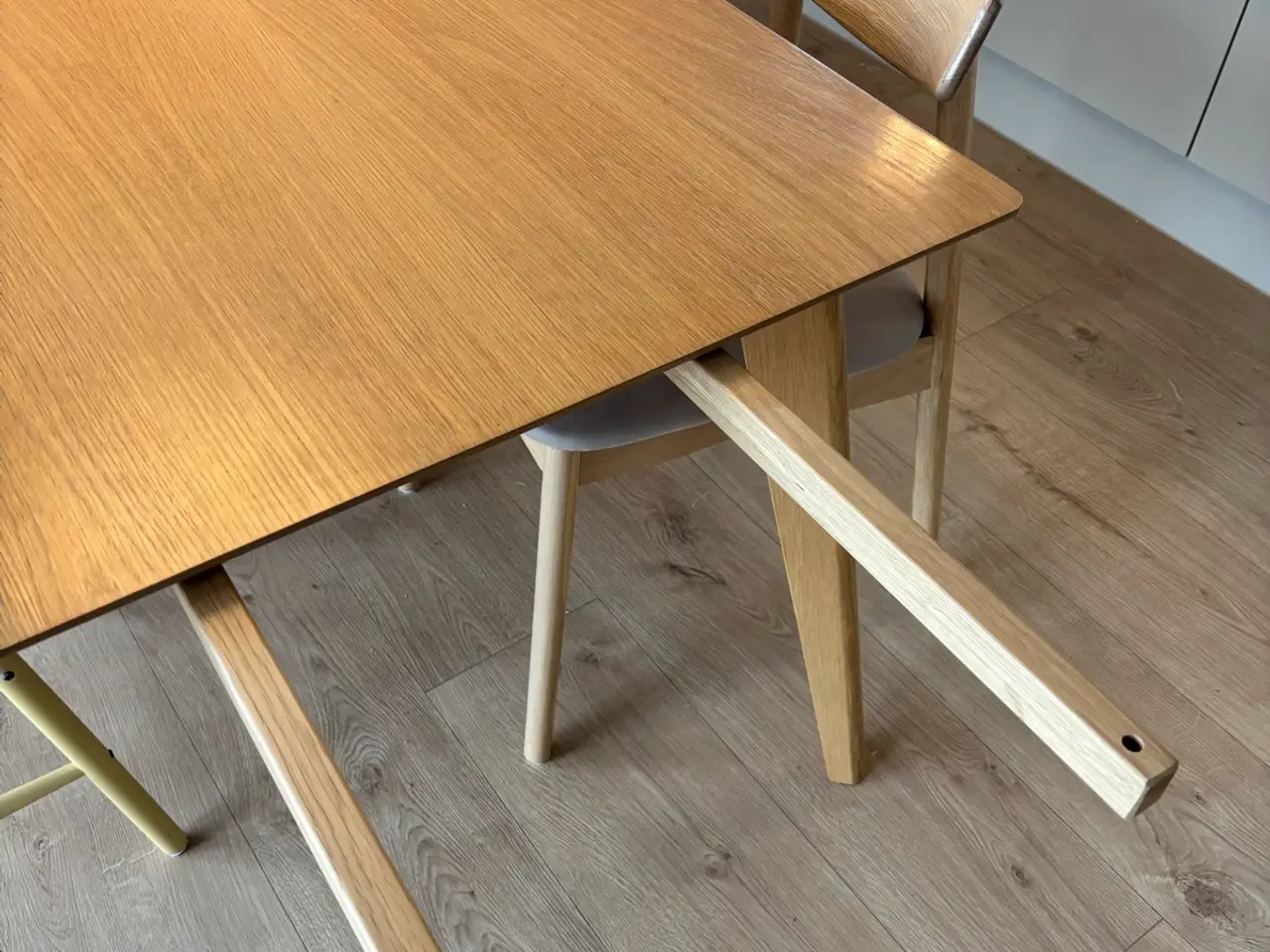 Billede 2 - Spisebord i varm eg 