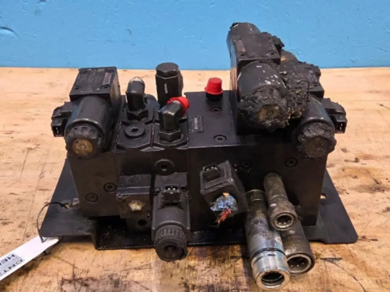 Billede 8 - New Holland CR9.90 Hydraulikventil 84457511