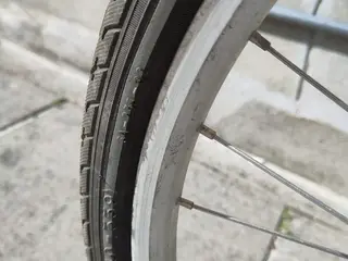 Lilla pigecykel sælges