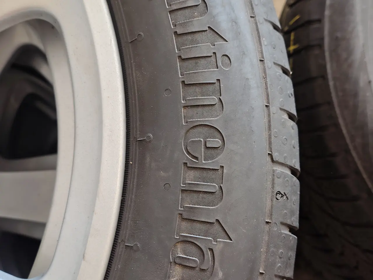 Billede 4 - Fire alufælge med dæk CONTINENTAL 225/50 R 17