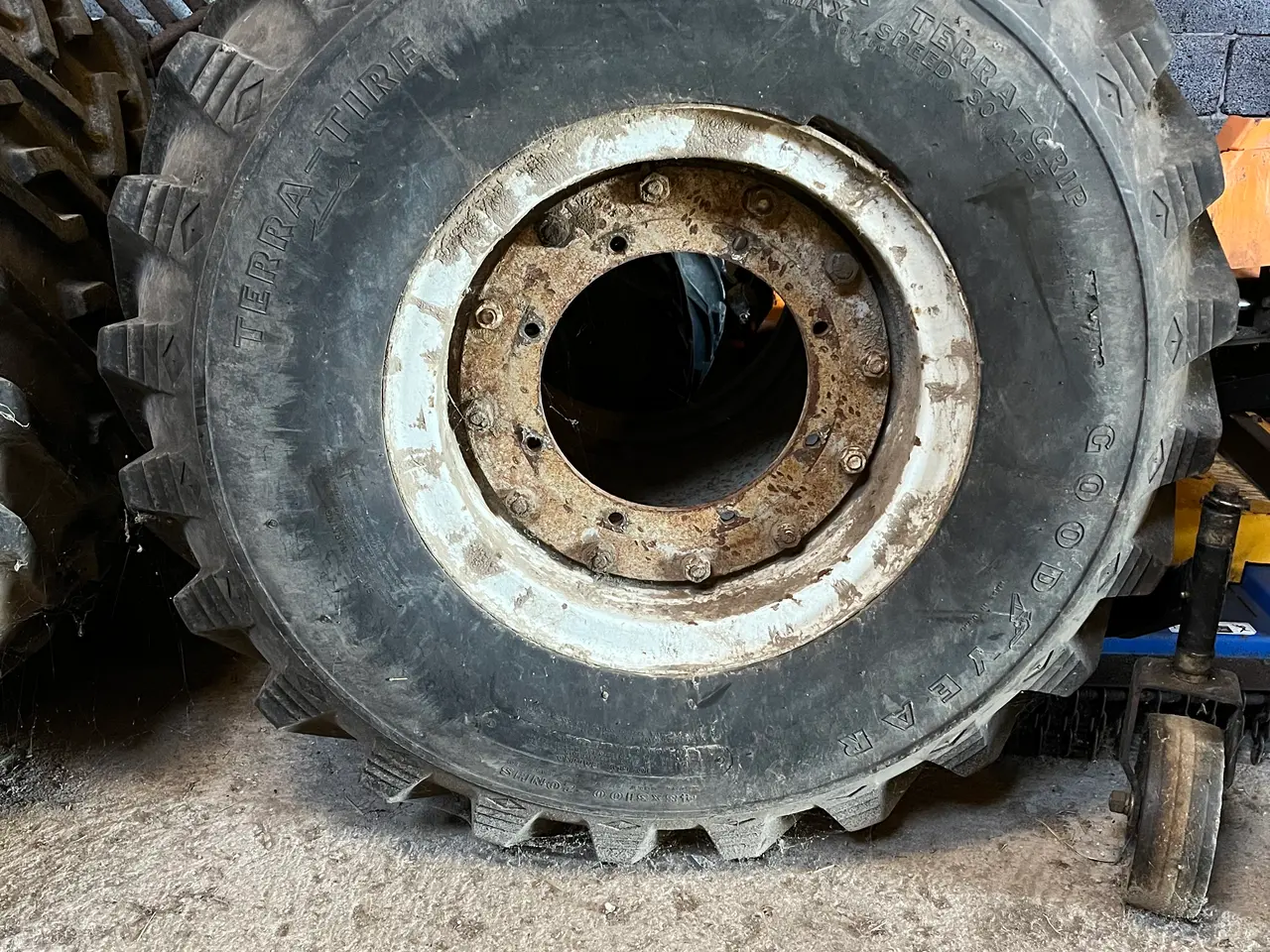 Billede 2 - 2 stk. TERA hjul 48 x 31 x 20