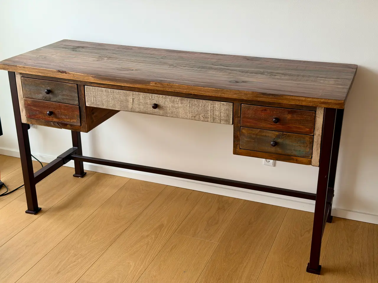 Billede 3 - Wooden desk and chair
