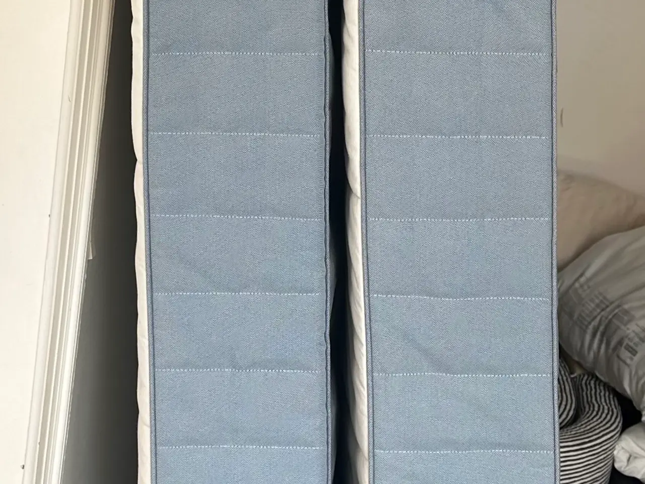 Billede 2 - 3 x springmadrasser gratis på Nørrebro