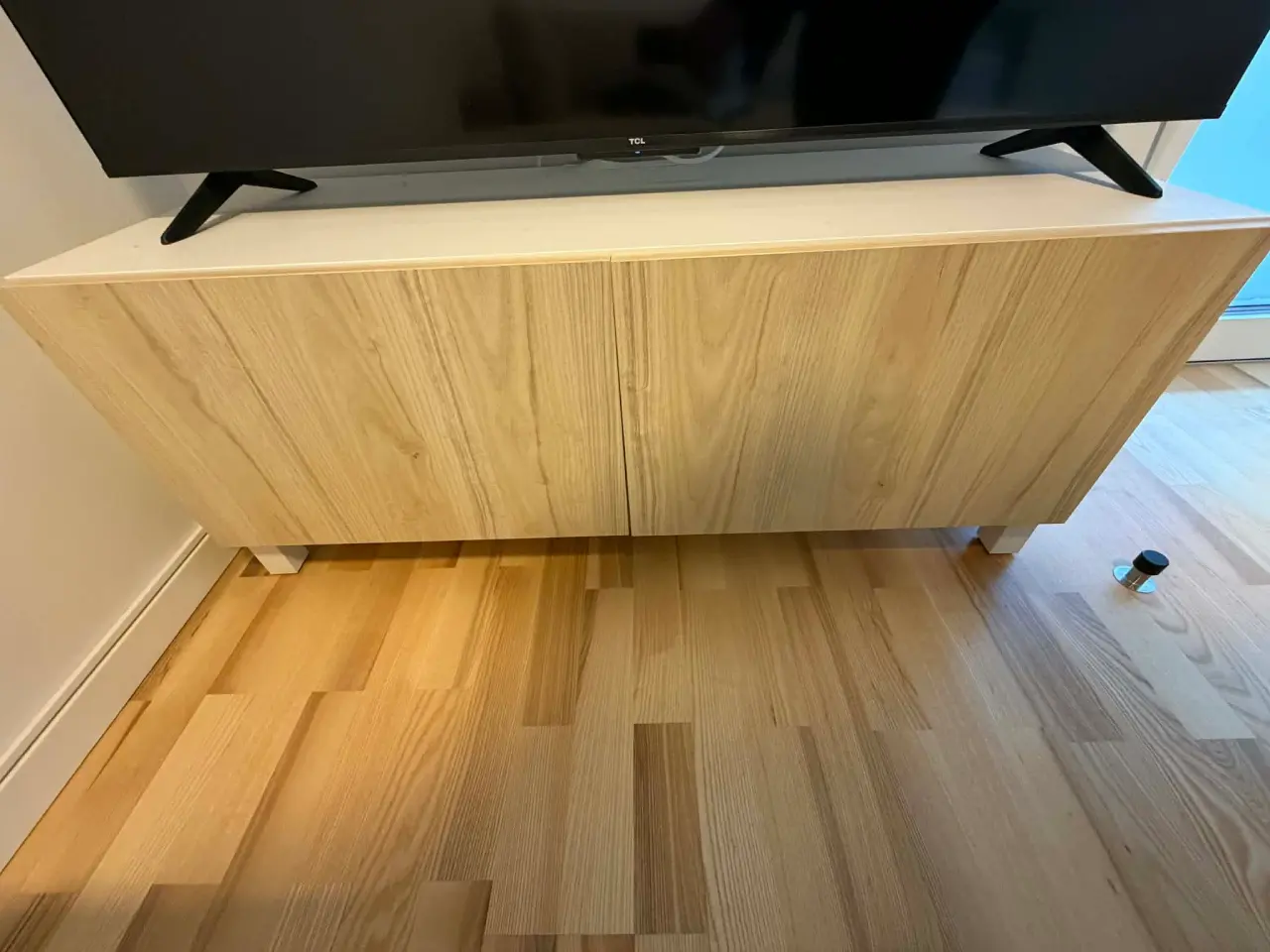 Billede 2 - TV-bord med låger