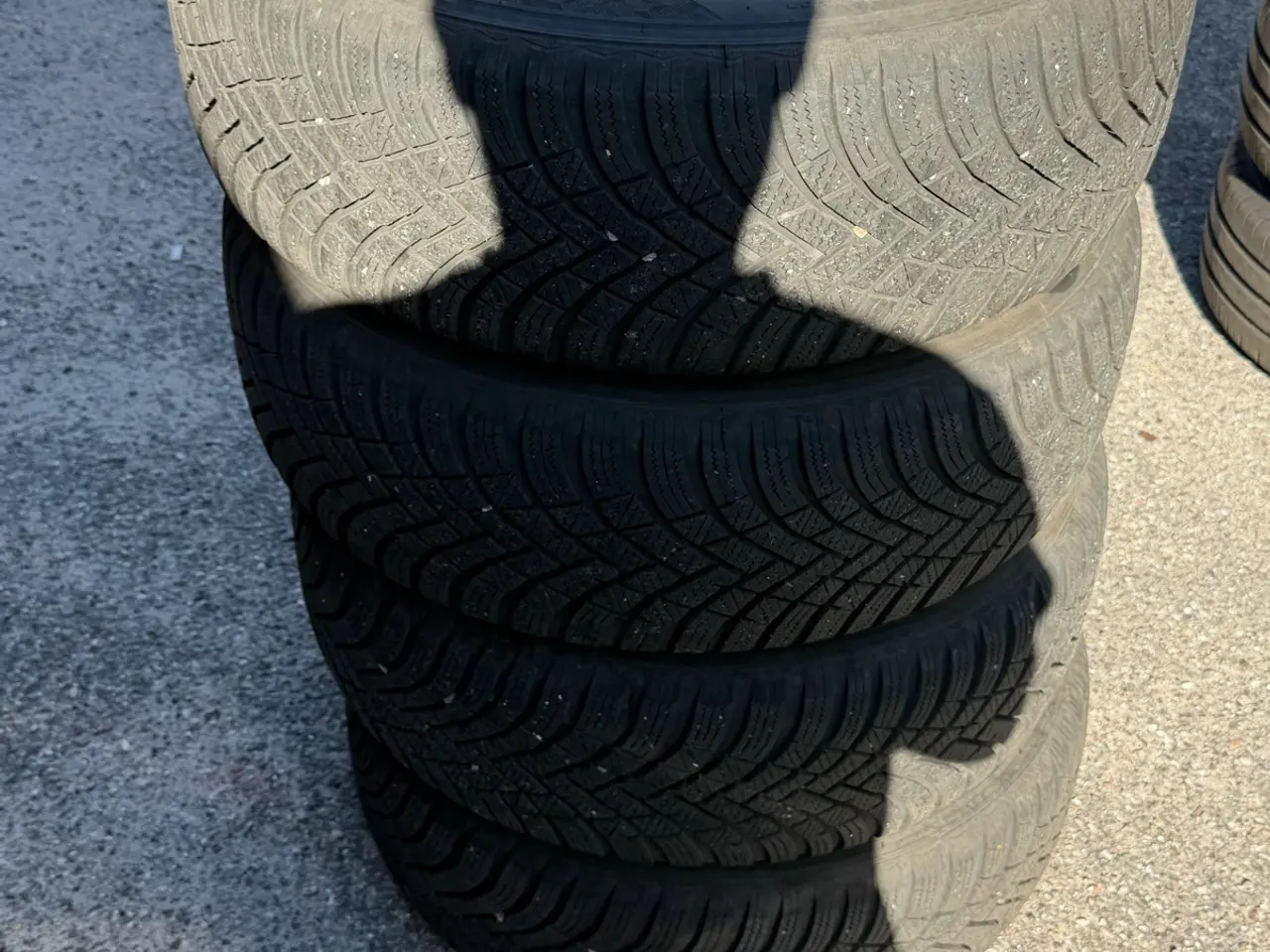 Billede 2 - 5x114.3Hyundai / Kia/ Mazda fælge med vinter dæk. 