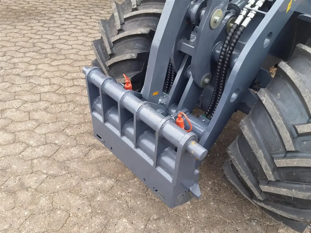 Billede 2 - Eurotrac W12 med førerhus