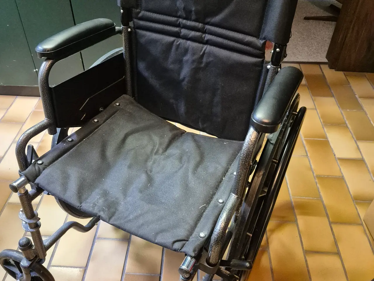 Billede 1 - Kørestol og rollator