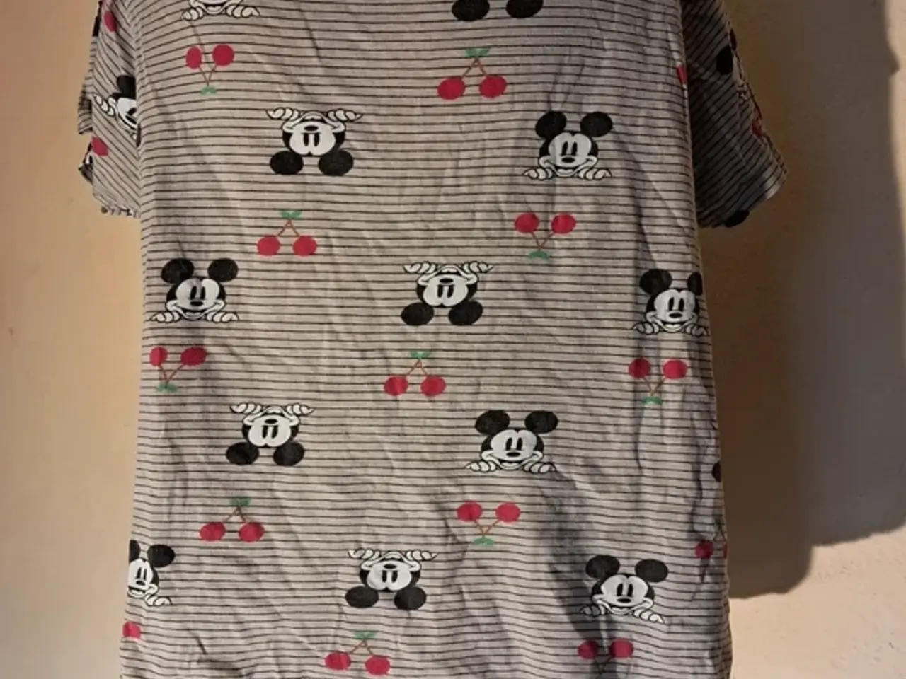 Billede 3 - Disney str. M t-shirt