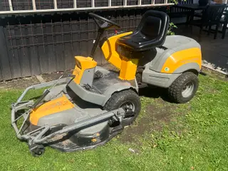 Stiga Villa 4x4 ride-on plæneklipper med Honda GXV