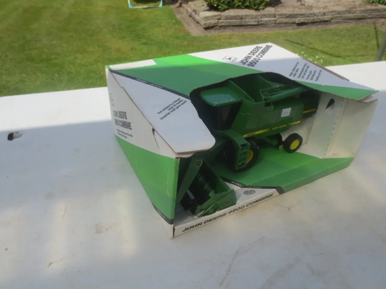 Billede 2 - 1 stk Modelmejetærsker John Deere 9500