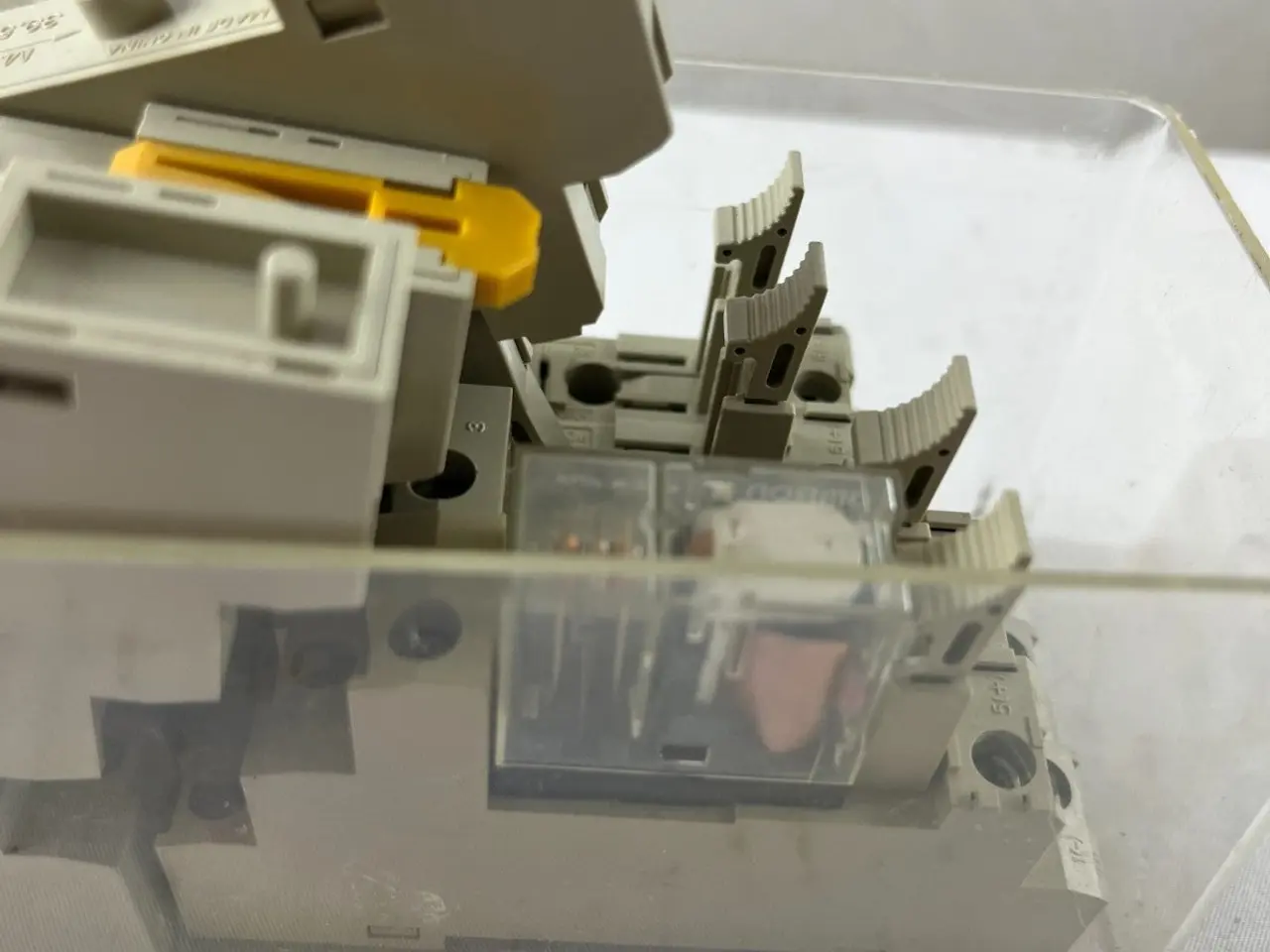 Billede 5 - Omron P2RF-05-E relæ Socket parti DIN Rail 5-Pin