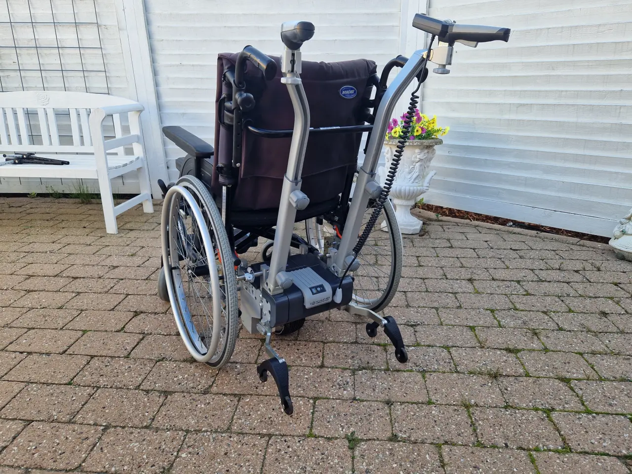Billede 5 - Invacare kørestol let brugt.