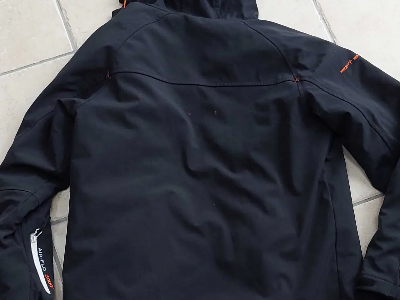 Billede 3 - Sort soft shell vinter jakke. 