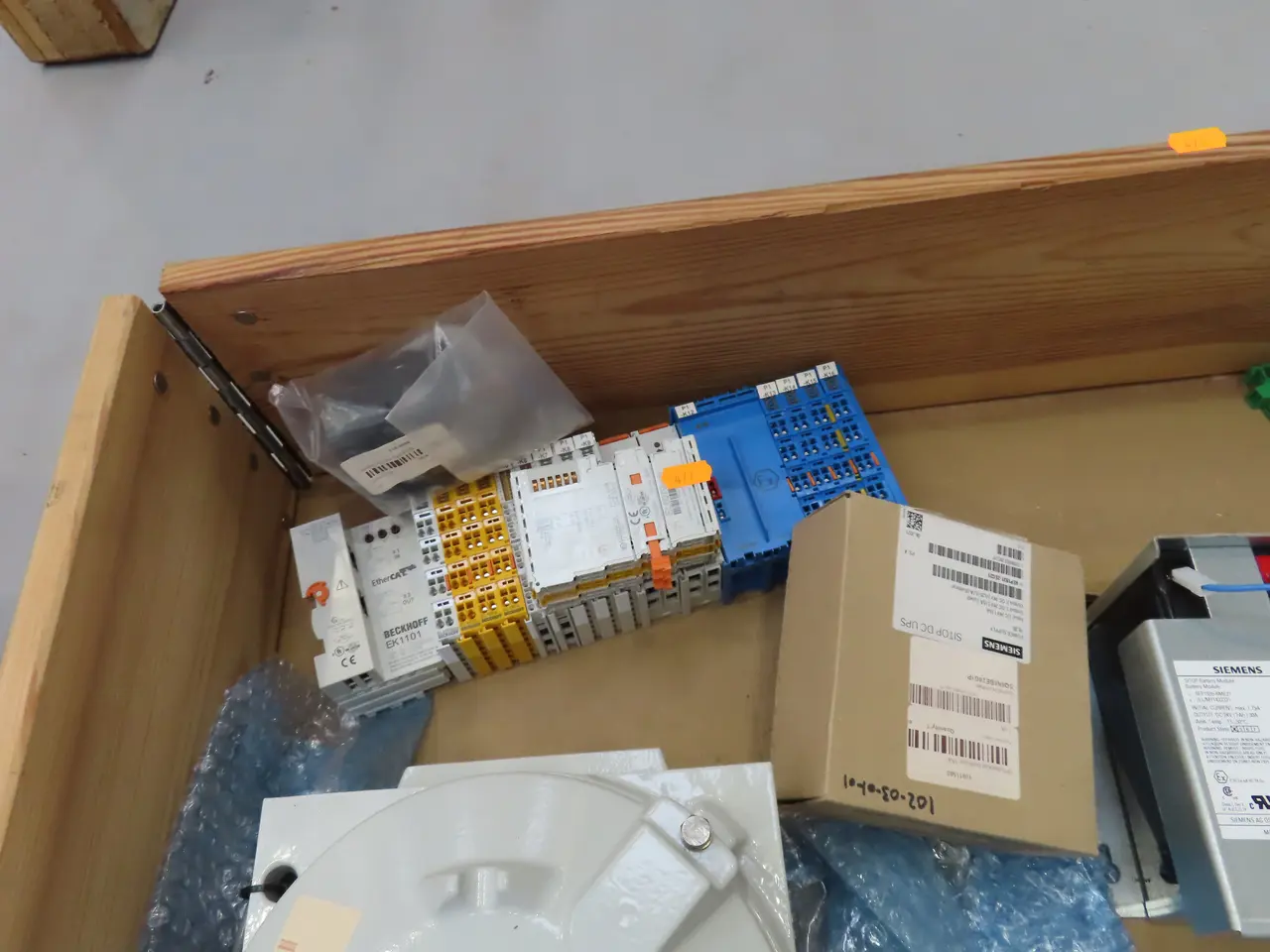 Billede 5 - Palle med div. strømforsyninger SITOP PSU8200, eltavle TITECH ELECTRIC m.m.