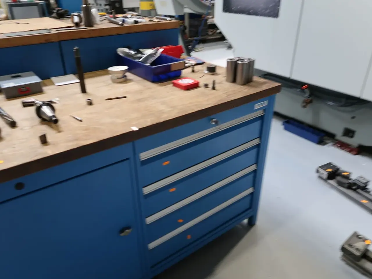 Billede 3 - Arbejdsbord BEDRUNKA+HIRTH uden indhold