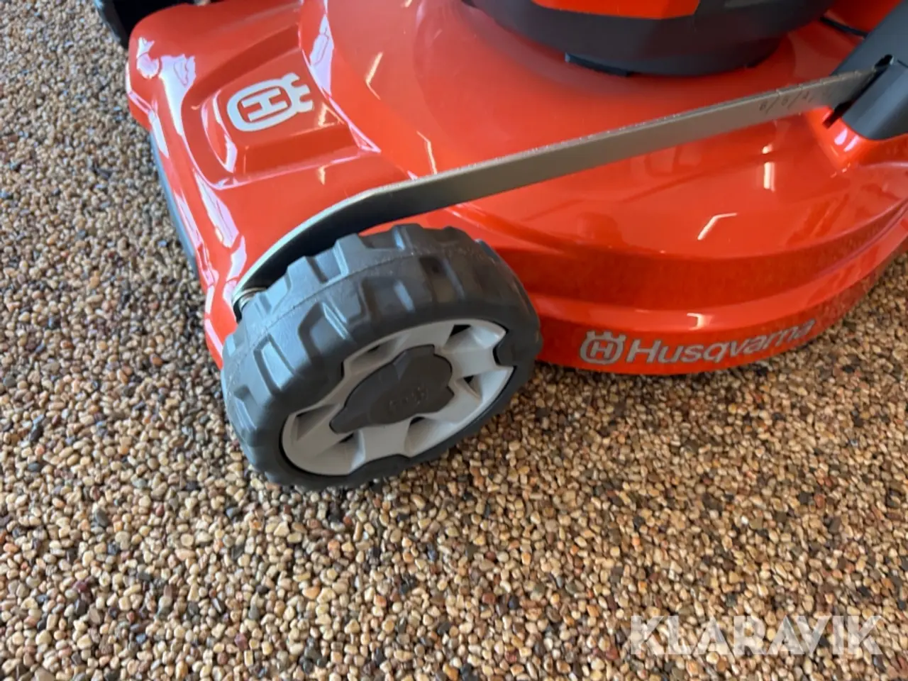 Billede 8 - Græsslåmaskine Husqvarna LC247i 1 styk