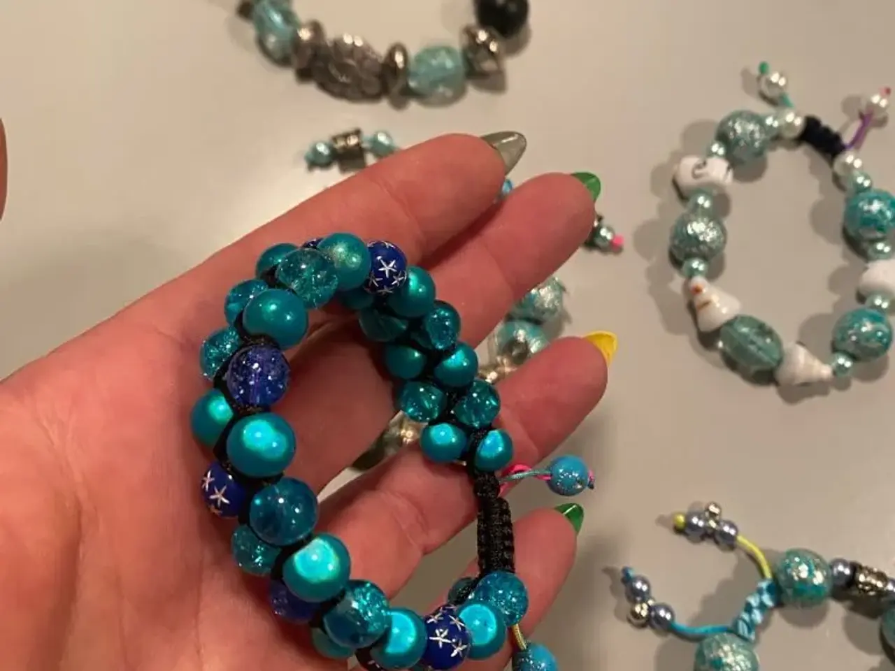 Billede 3 - Nye knyttede armbånd