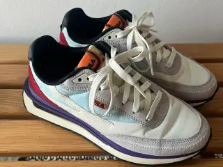Fila str 38
