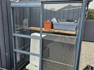 Drivhus med oven vindue