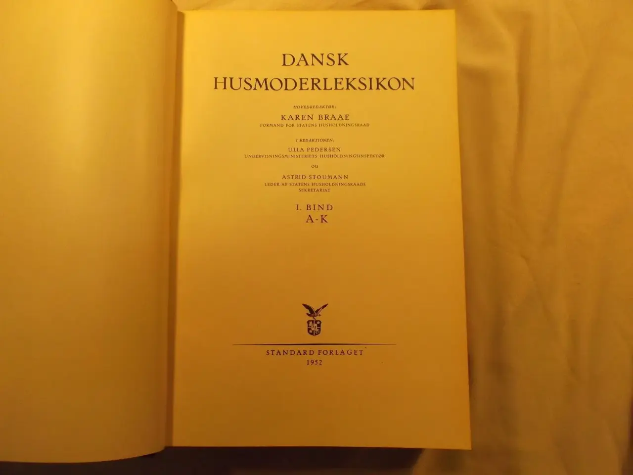 Billede 4 - Dansk Husmoder Leksikon 1952 bind 1 og 2