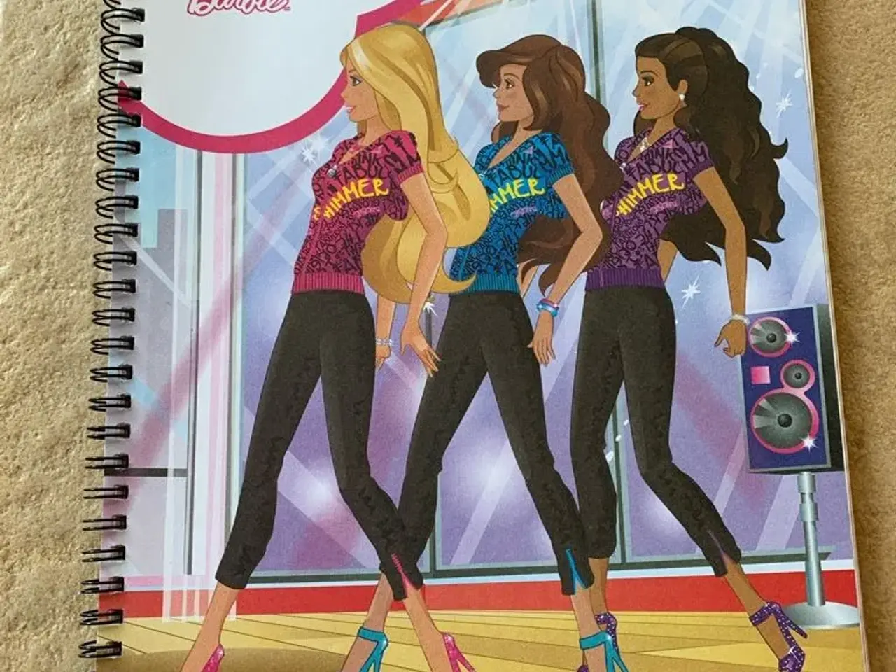 Billede 3 - Barbie min egen designbog