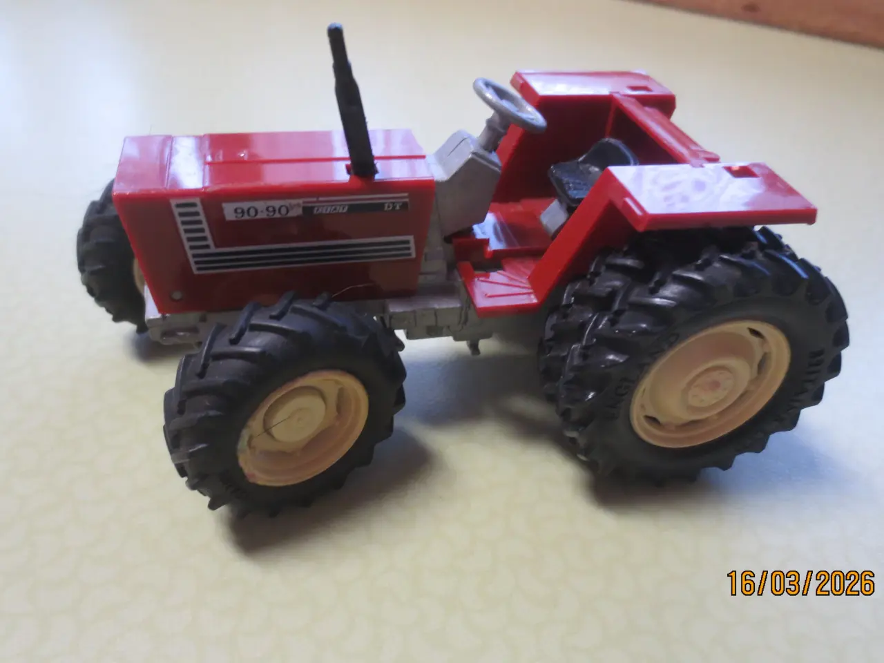Billede 1 - 1 stk Modeltraktor Fiat 90-90 4WD
