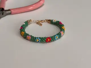 Kumihimo armbånd med perler