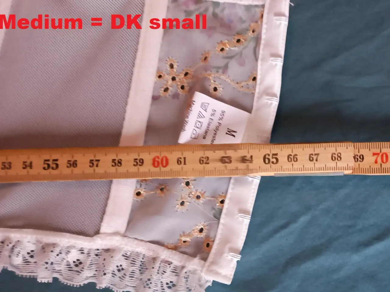 Billede 7 - Bustier top med applikation, small OG medium