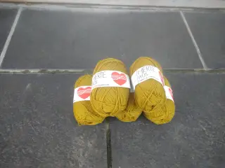 Gult garn i uld og nylon - 5 garnnøgler