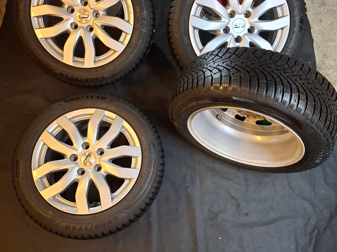 Billede 2 - 5x114.3 4 flotte Goodyear UltraGrip 9+ vinterhjul 