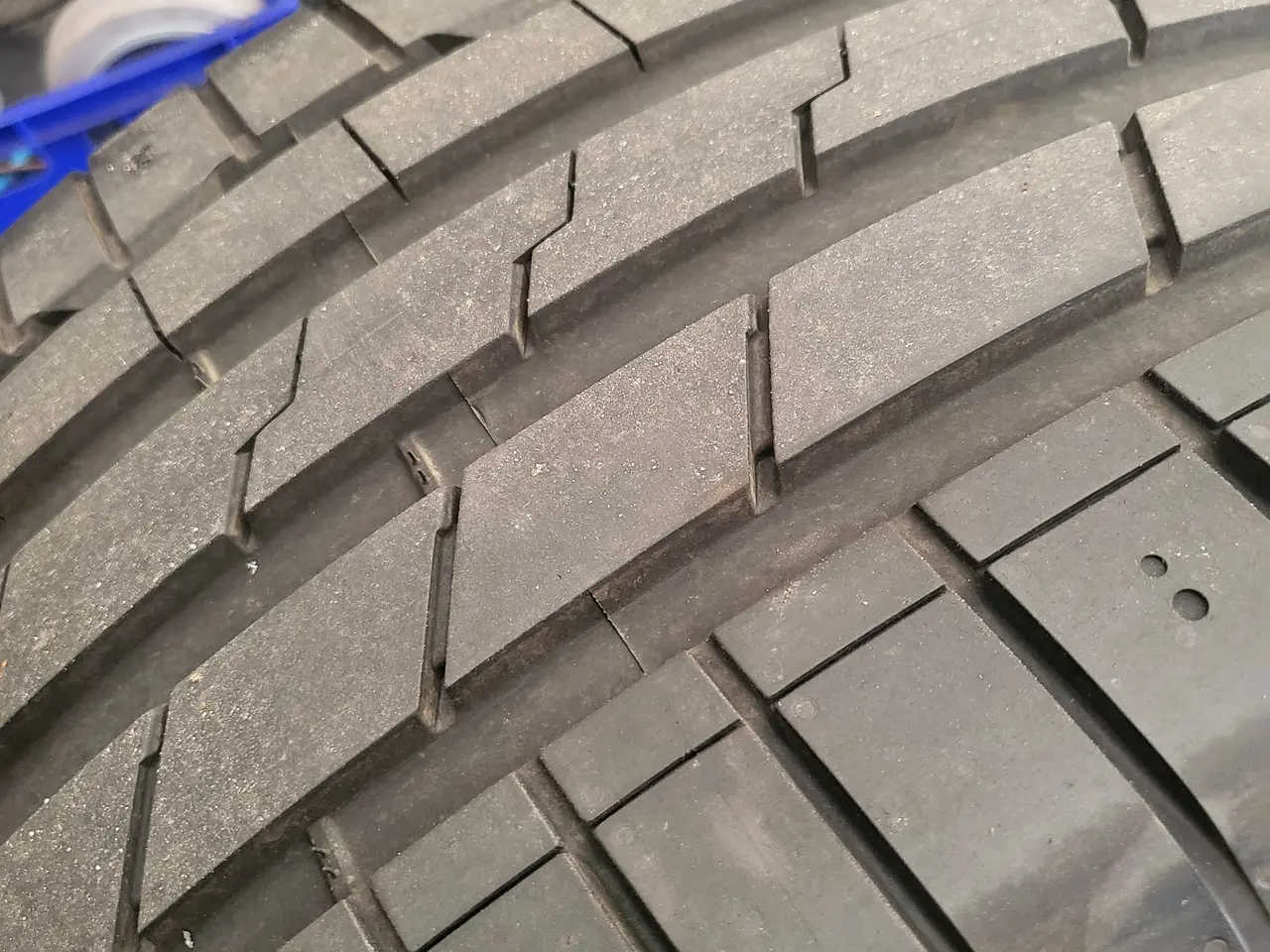 Billede 2 - 285/35/20 Hankook dæk