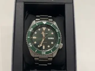 Seiko dykkerur med lænke sælges. 
