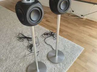 Bang & Olufsen BeoLab 3 med gulvstandere