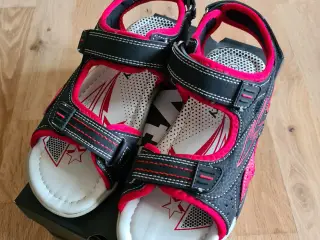 NYE sandaler str 34